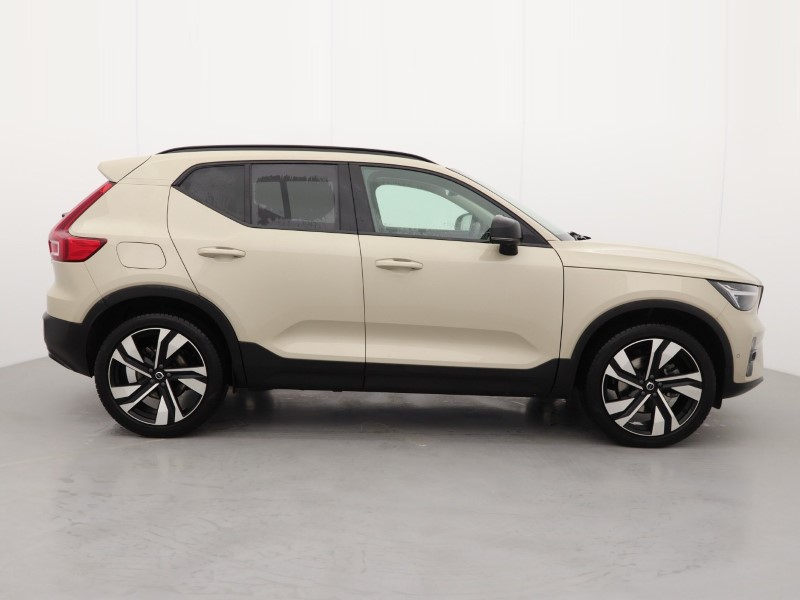 2025 (75) VOLVO XC40 2.0 B3P Ultra Dark 5dr Auto 4953769