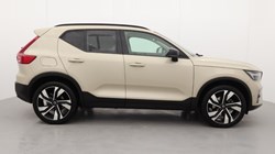 2025 (75) VOLVO XC40 2.0 B3P Ultra Dark 5dr Auto 4953769