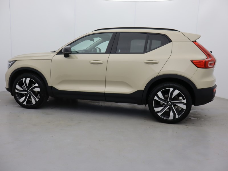 2025 (75) VOLVO XC40 2.0 B3P Ultra Dark 5dr Auto 4794374