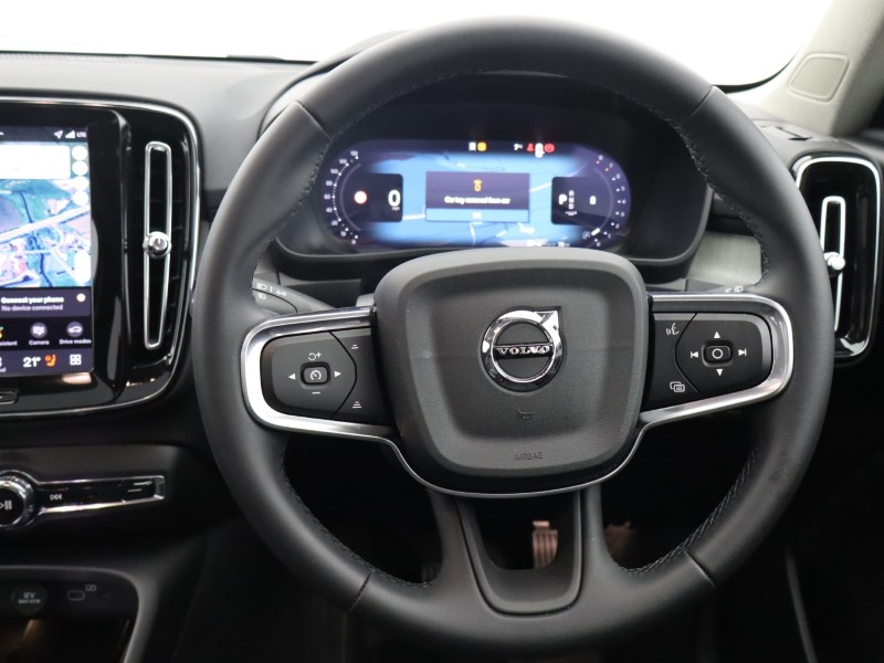 2025 (75) VOLVO XC40 2.0 B3P Ultra Dark 5dr Auto 4794410