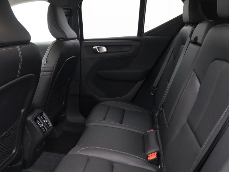 2025 (75) VOLVO XC40 2.0 B3P Ultra Dark 5dr Auto 4794368