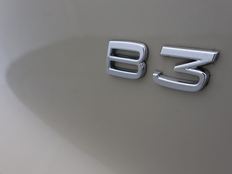 2025 (75) VOLVO XC40 2.0 B3P Ultra Dark 5dr Auto 4794360