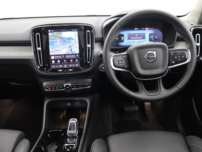 2025 (75) VOLVO XC40 2.0 B3P Ultra Dark 5dr Auto 4794409