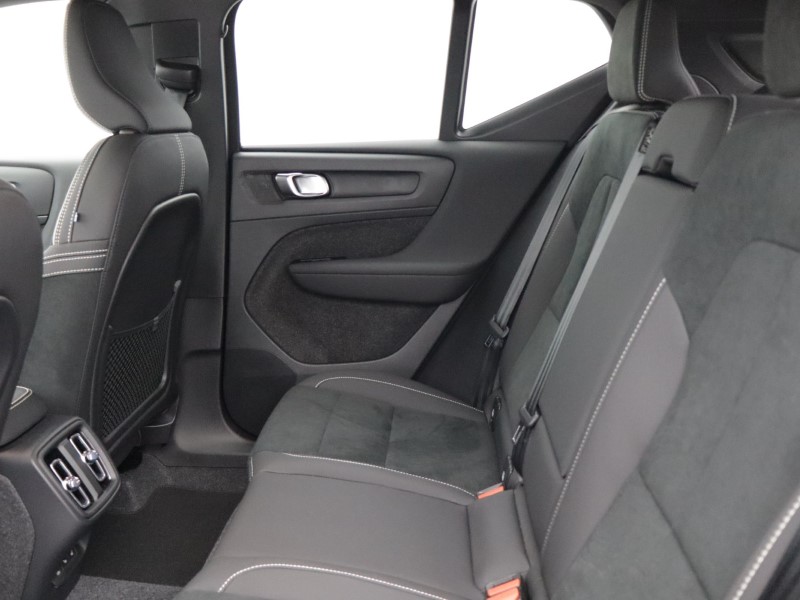 2025 (75) VOLVO XC40 2.0 B3P Plus Black Edition 5dr Auto 5282631