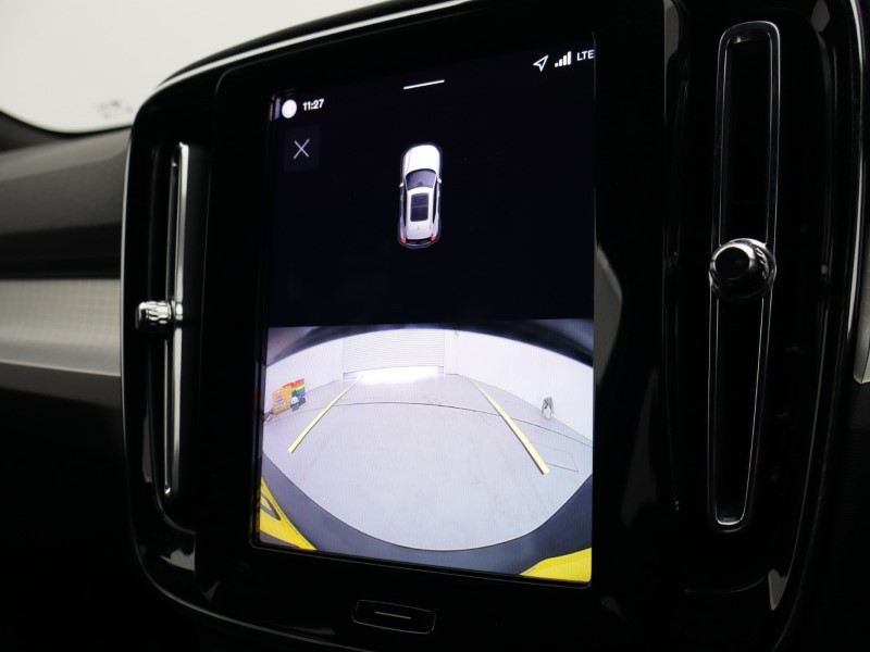 2025 (75) VOLVO XC40 2.0 B3P Plus Black Edition 5dr Auto 5282655