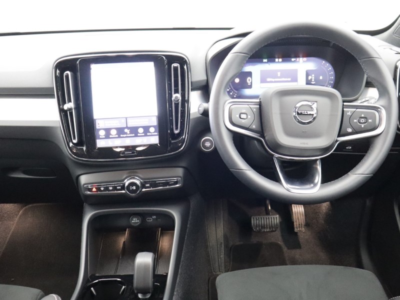 2025 (75) VOLVO XC40 2.0 B3P Plus Black Edition 5dr Auto 5282649