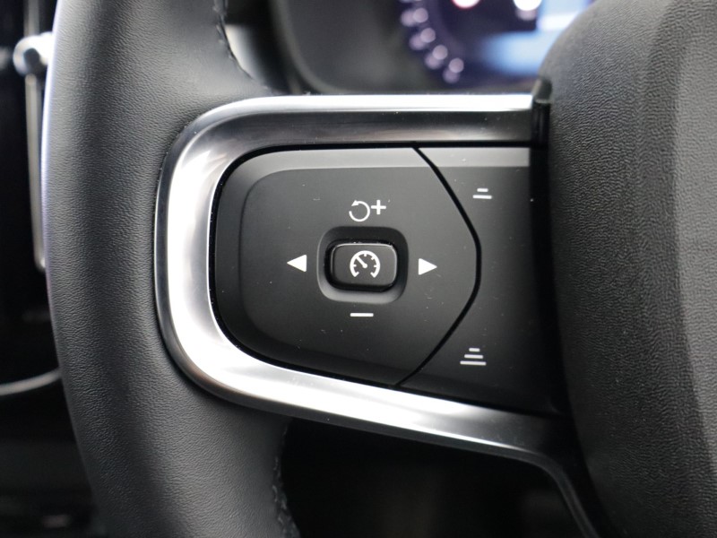 2025 (75) VOLVO XC40 2.0 B3P Plus Black Edition 5dr Auto 5282651