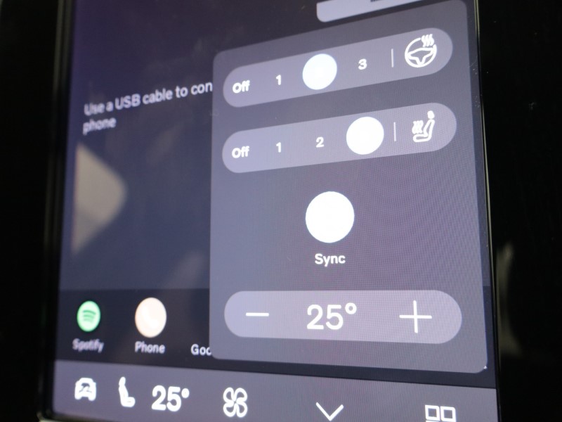 2025 (75) VOLVO XC40 2.0 B3P Plus Black Edition 5dr Auto 5282659