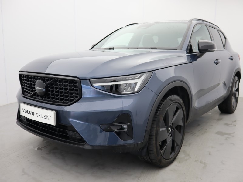 2025 (75) VOLVO XC40 2.0 B3P Plus Black Edition 5dr Auto 5282617