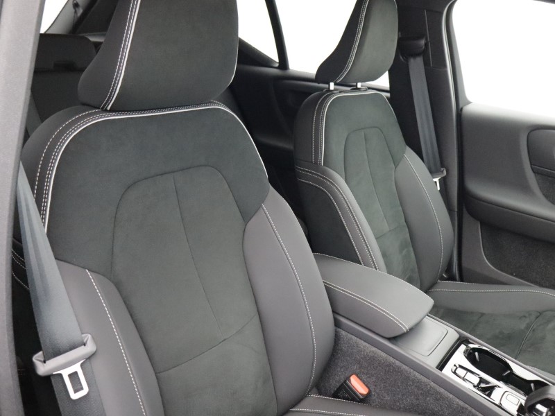 2025 (75) VOLVO XC40 2.0 B3P Plus Black Edition 5dr Auto 5282640