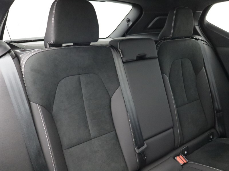 2025 (75) VOLVO XC40 2.0 B3P Plus Black Edition 5dr Auto 5282647