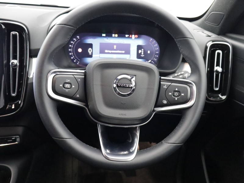 2025 (75) VOLVO XC40 2.0 B3P Plus Black Edition 5dr Auto 5282650