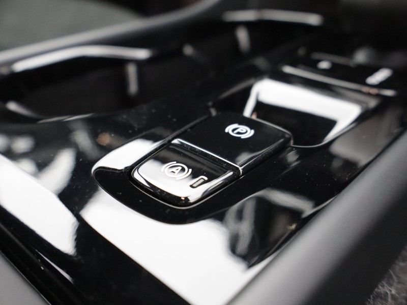 2025 (75) VOLVO XC40 2.0 B3P Plus Black Edition 5dr Auto 5282663