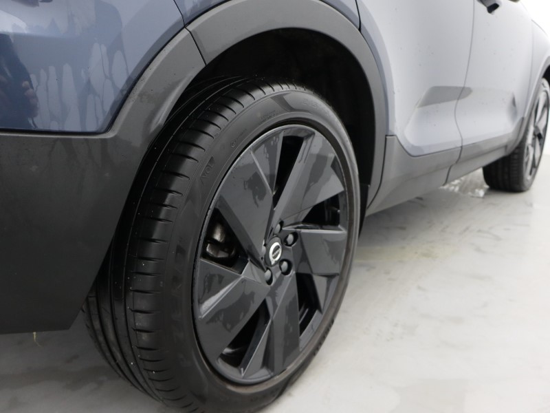 2025 (75) VOLVO XC40 2.0 B3P Plus Black Edition 5dr Auto 5282627