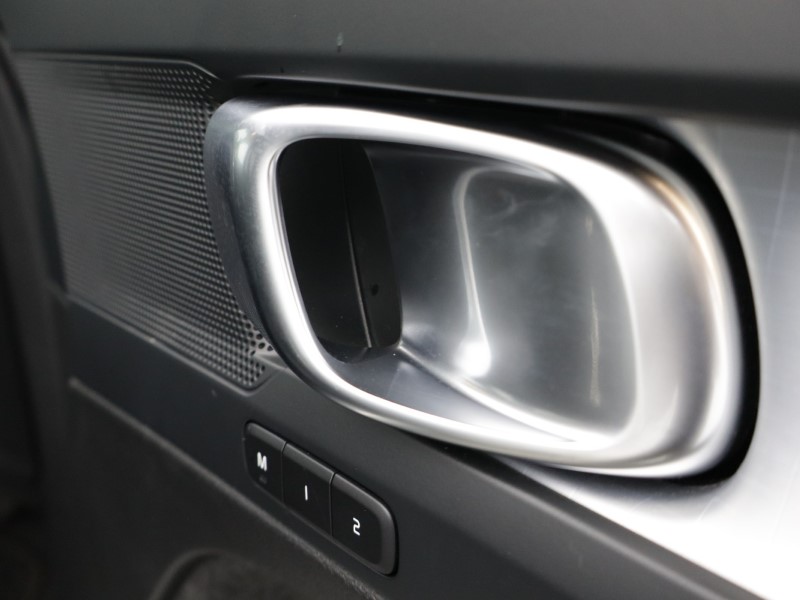 2025 (75) VOLVO XC40 2.0 B3P Plus Black Edition 5dr Auto 5279121