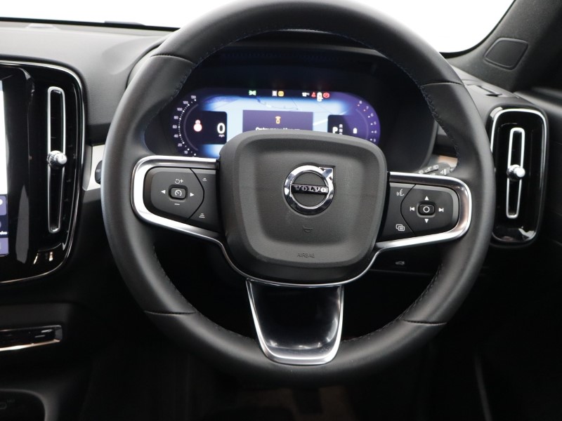 2025 (75) VOLVO XC40 2.0 B3P Plus Black Edition 5dr Auto 5279139