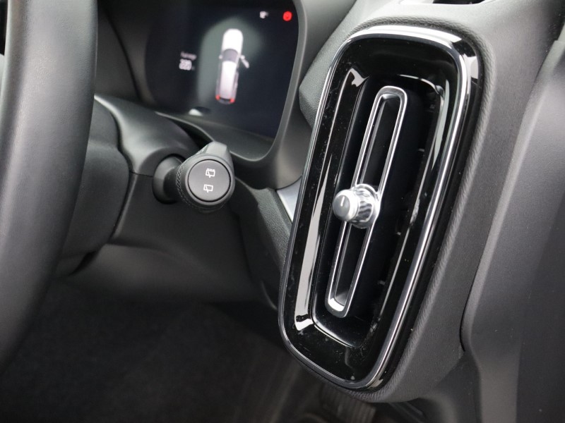 2025 (75) VOLVO XC40 2.0 B3P Plus Black Edition 5dr Auto 5279123
