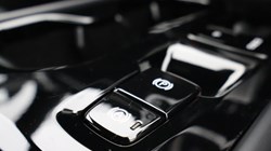 2025 (75) VOLVO XC40 2.0 B3P Plus Black Edition 5dr Auto 5279152