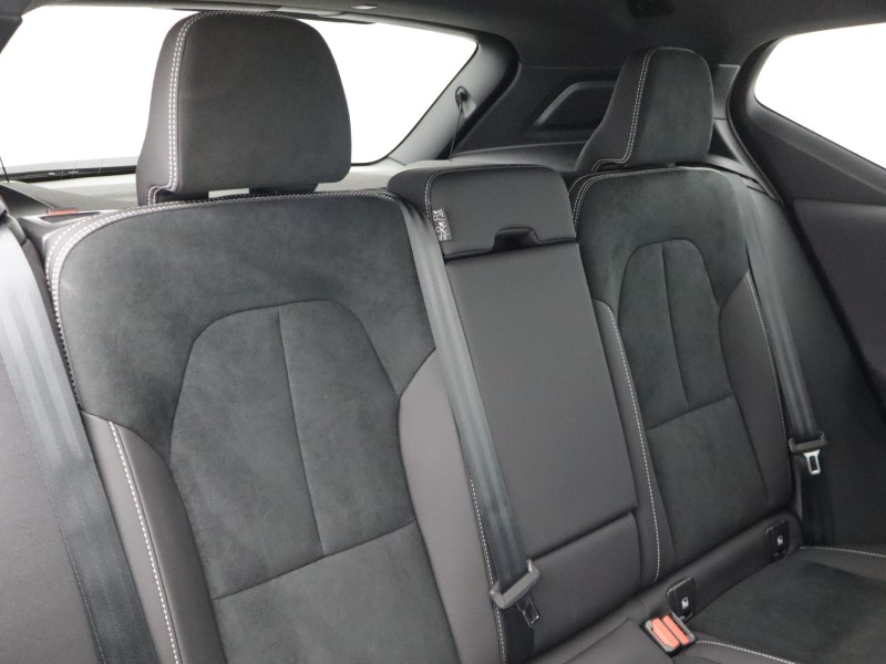2025 (75) VOLVO XC40 2.0 B3P Plus Black Edition 5dr Auto 5279136