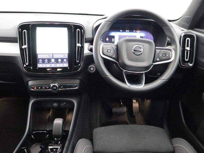 2025 (75) VOLVO XC40 2.0 B3P Plus Black Edition 5dr Auto 5279138