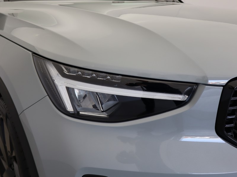 2025 (75) VOLVO XC40 2.0 B3P Plus Black Edition 5dr Auto 5279102