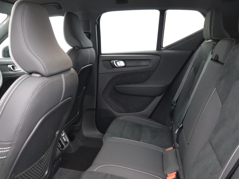 2025 (75) VOLVO XC40 2.0 B3P Plus Black Edition 5dr Auto 5279117