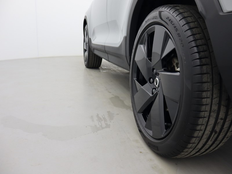 2025 (75) VOLVO XC40 2.0 B3P Plus Black Edition 5dr Auto 5279115