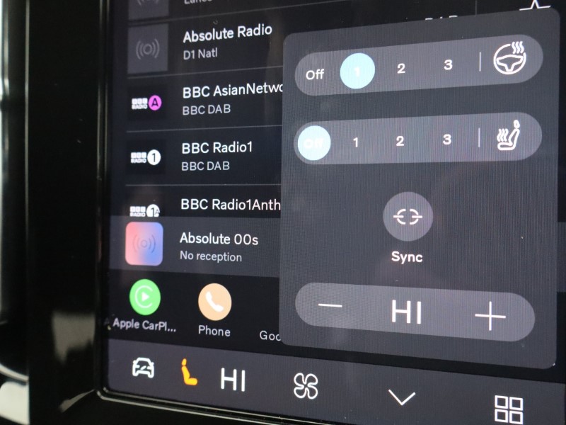 2025 (75) VOLVO XC40 2.0 B3P Plus Dark 5dr Auto*VAT QUALIFYING* 4670034