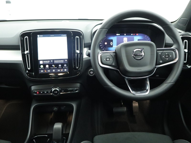 2025 (75) VOLVO XC40 2.0 B3P Plus Dark 5dr Auto*VAT QUALIFYING* 4670026