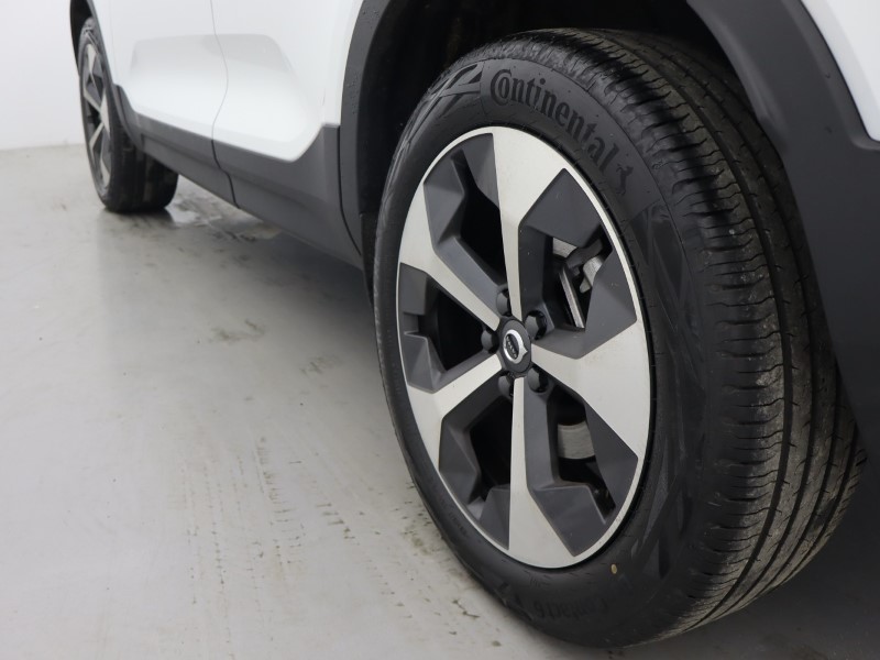 2025 (75) VOLVO XC40 2.0 B3P Plus Dark 5dr Auto*VAT QUALIFYING* 4670053