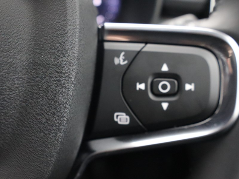 2025 (75) VOLVO XC40 2.0 B3P Plus Dark 5dr Auto*VAT QUALIFYING* 4670029