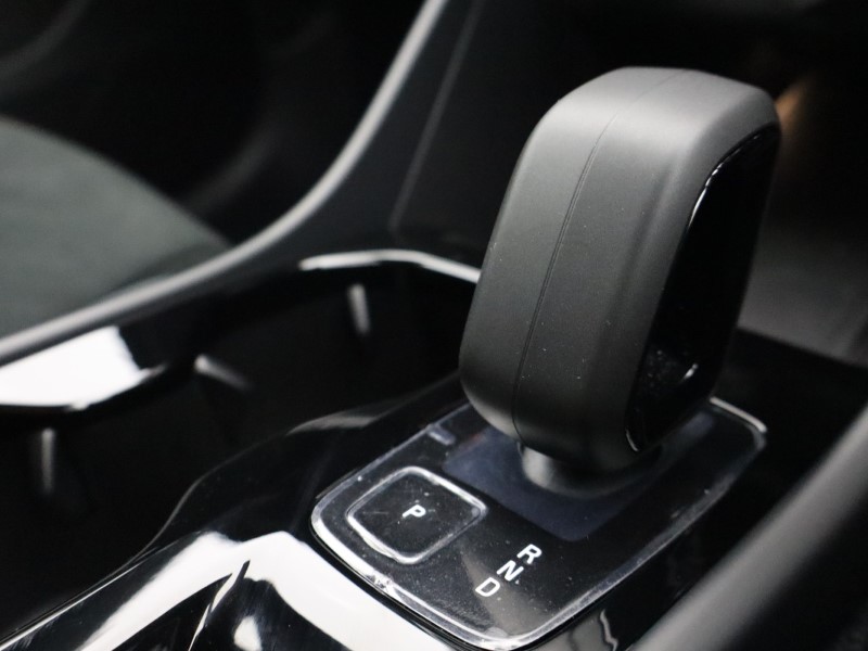 2025 (75) VOLVO XC40 2.0 B3P Plus Dark 5dr Auto*VAT QUALIFYING* 4670037