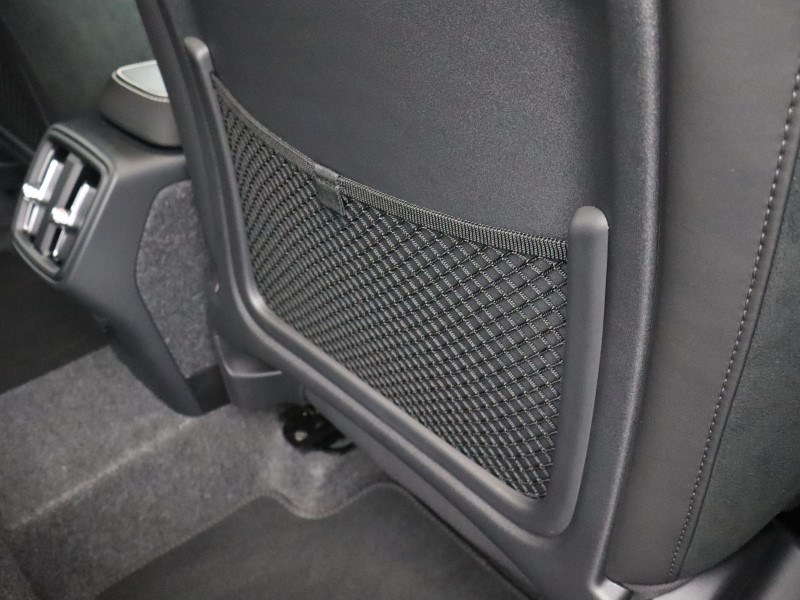 2025 (75) VOLVO XC40 2.0 B3P Plus Dark 5dr Auto*VAT QUALIFYING* 4670022