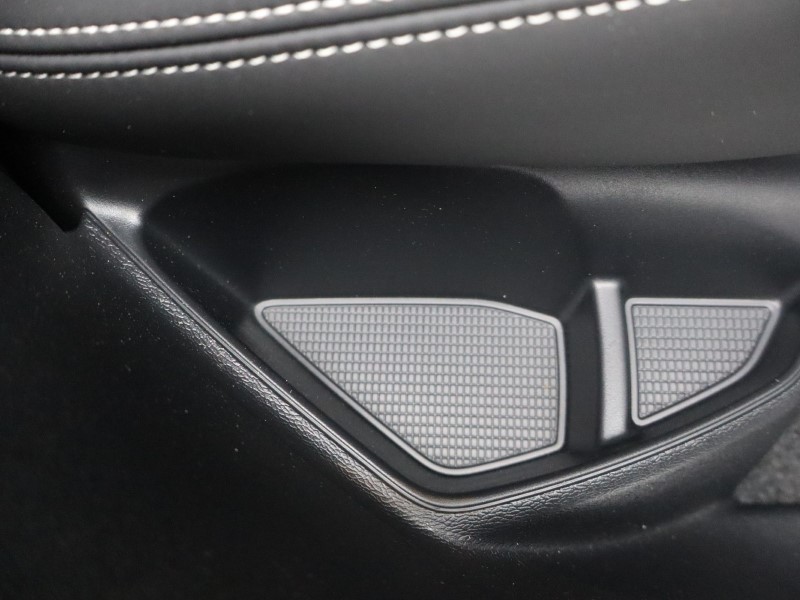 2025 (75) VOLVO XC40 2.0 B3P Plus Dark 5dr Auto*VAT QUALIFYING* 4670021