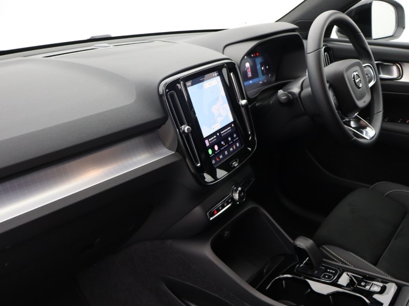 2025 (75) VOLVO XC40 2.0 B3P Plus Dark 5dr Auto*VAT QUALIFYING* 4670020
