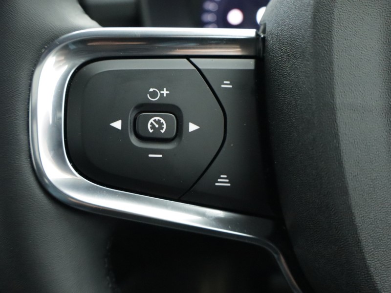 2025 (75) VOLVO XC40 2.0 B3P Ultra Black Edition 5dr Auto*VAT QUALIFYING* 5001993