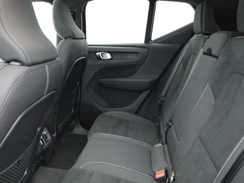 2025 (75) VOLVO XC40 2.0 B3P Ultra Black Edition 5dr Auto*VAT QUALIFYING* 5002008