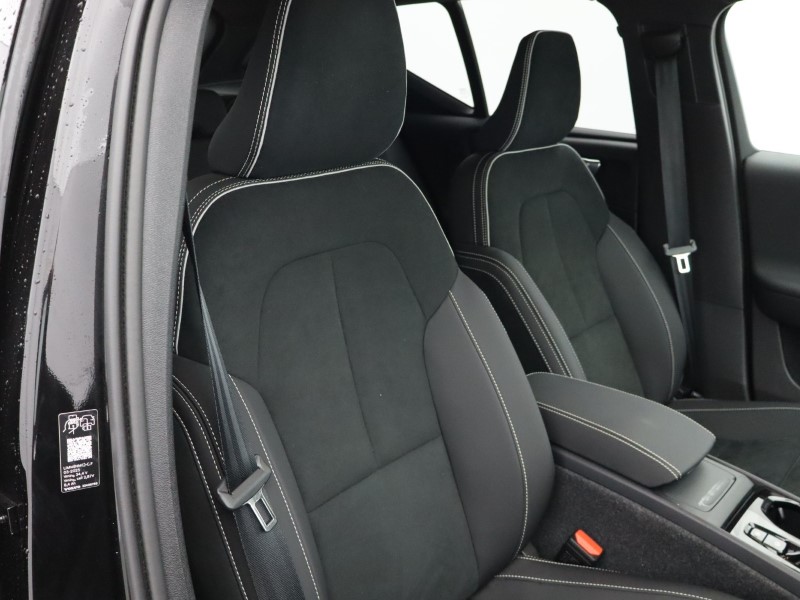 2025 (75) VOLVO XC40 2.0 B3P Ultra Black Edition 5dr Auto*VAT QUALIFYING* 5001983