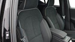 2025 (75) VOLVO XC40 2.0 B3P Ultra Black Edition 5dr Auto*VAT QUALIFYING* 5001983