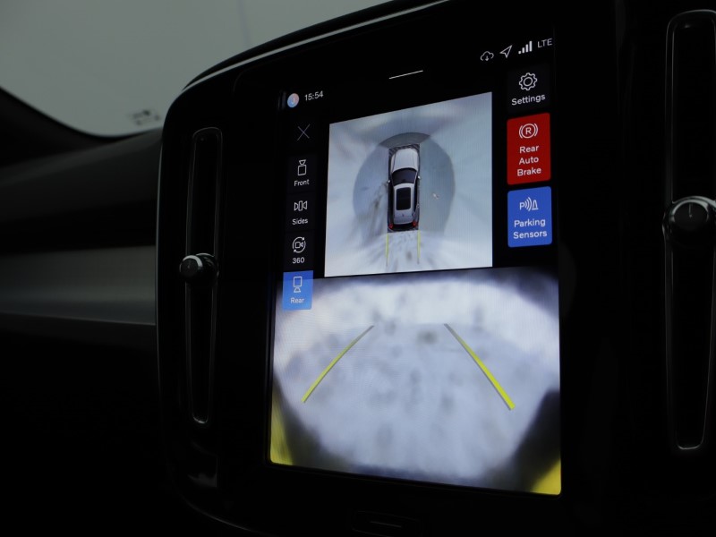 2025 (75) VOLVO XC40 2.0 B3P Ultra Black Edition 5dr Auto*VAT QUALIFYING* 5001997