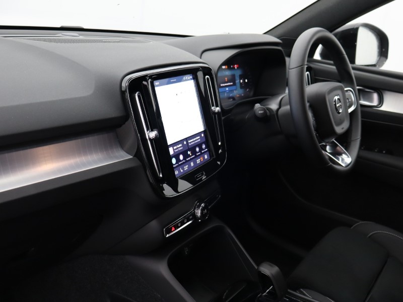 2025 (75) VOLVO XC40 2.0 B3P Ultra Black Edition 5dr Auto*VAT QUALIFYING* 5001987