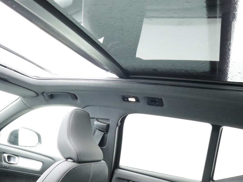 2025 (75) VOLVO XC40 2.0 B3P Ultra Black Edition 5dr Auto*VAT QUALIFYING* 5001991