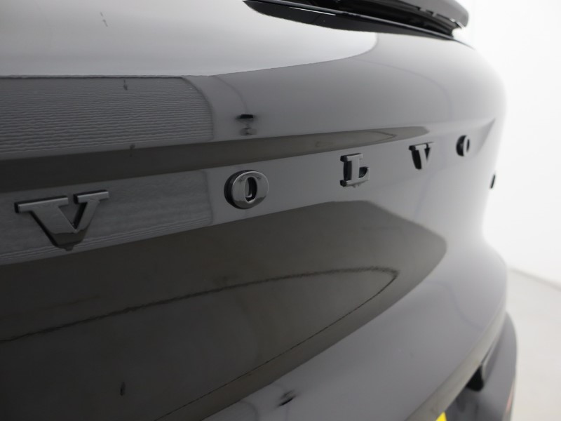 2025 (75) VOLVO XC40 2.0 B4P Plus Black Edition 5dr Auto*VAT QUALIFYING* 5279635