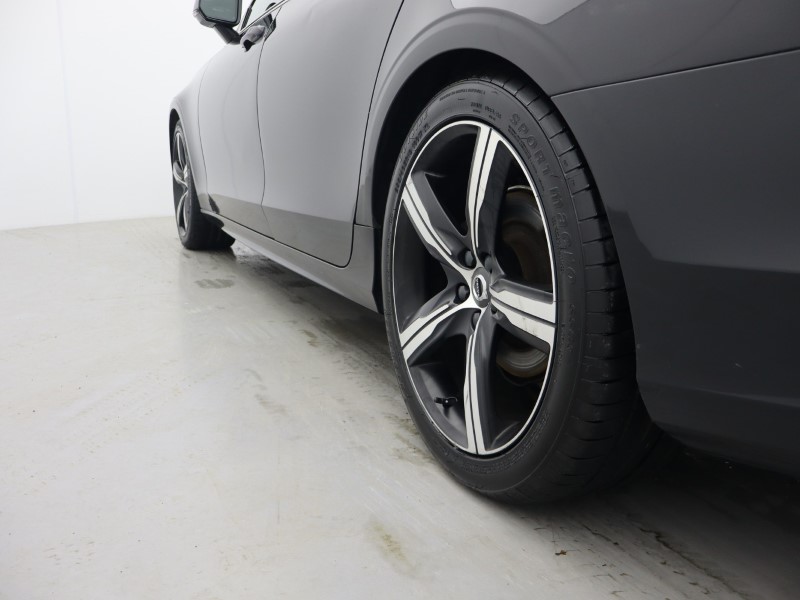 2020 (20) VOLVO V90 2.0 T4 R DESIGN Plus 5dr Geartronic 4782328