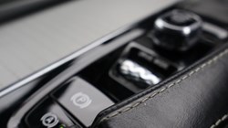 2020 (20) VOLVO V90 2.0 T4 R DESIGN Plus 5dr Geartronic 4782310