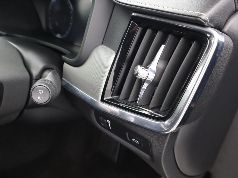 2020 (20) VOLVO V90 2.0 T4 R DESIGN Plus 5dr Geartronic 4782288