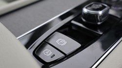 2025 (75) VOLVO XC90 2.0 B5P Ultra Bright 5dr AWD Geartronic *VAT QUALIFYING* 4663286