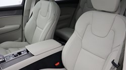 2025 (75) VOLVO XC90 2.0 B5P Ultra Bright 5dr AWD Geartronic *VAT QUALIFYING* 4663261
