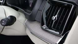 2025 (75) VOLVO XC90 2.0 B5P Ultra Bright 5dr AWD Geartronic *VAT QUALIFYING* 4663256