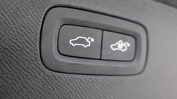 2025 (75) VOLVO XC90 2.0 B5P Ultra Bright 5dr AWD Geartronic *VAT QUALIFYING* 4663299